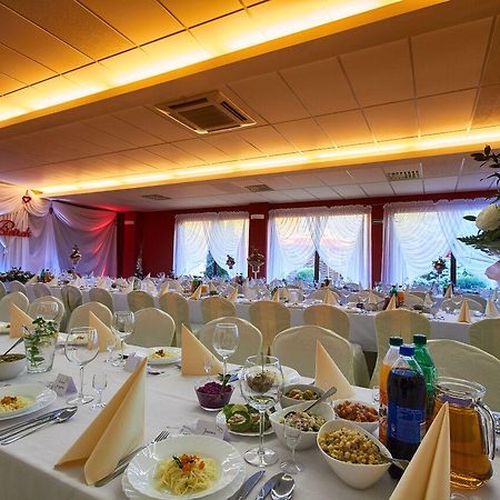Hotel Paola Kutno Exteriör bild