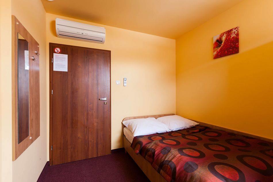Hotel Paola Kutno Exteriör bild
